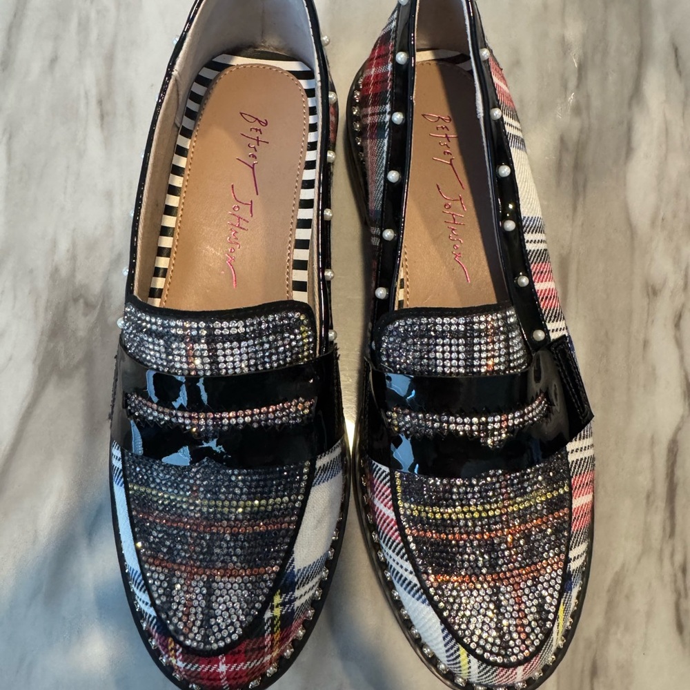 Betsey Johnson plaid loafers - Picture 2 of 5